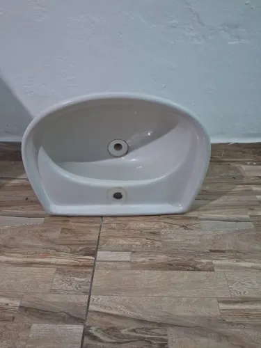Vendo essa pia pra banheiro