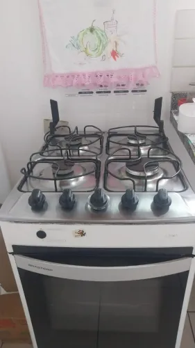 FOGÃO BRASTEMP 4 BOCAS EM ÓTIMO ESTADO. VENDO POR MOTIVO DE MUDANÇA.