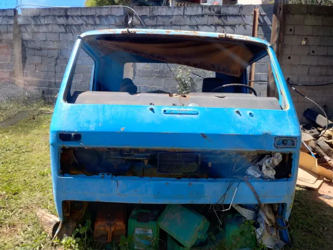 Cabine caminhão VW 88