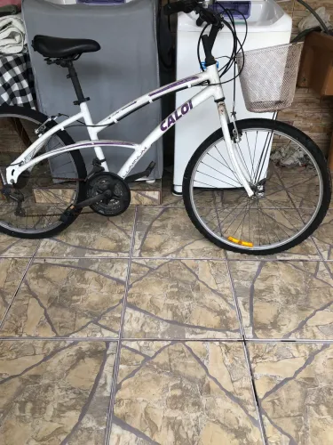 Vendo uma bike Caloi 100 Alumínio Confort 21 V