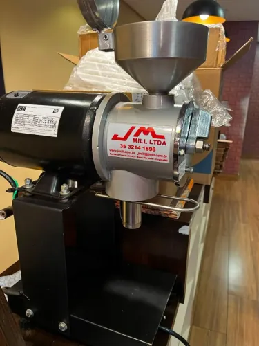MOINHO DE CAFÉ ELÉTRICO PROFISSIONAL JM MILL - MOAGEM AJUSTÁVEL