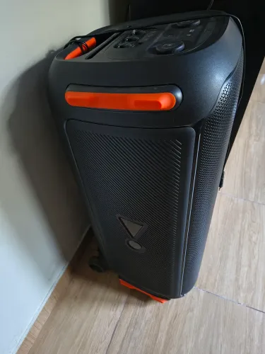 Vende-se caixa JBL Partybox 710.