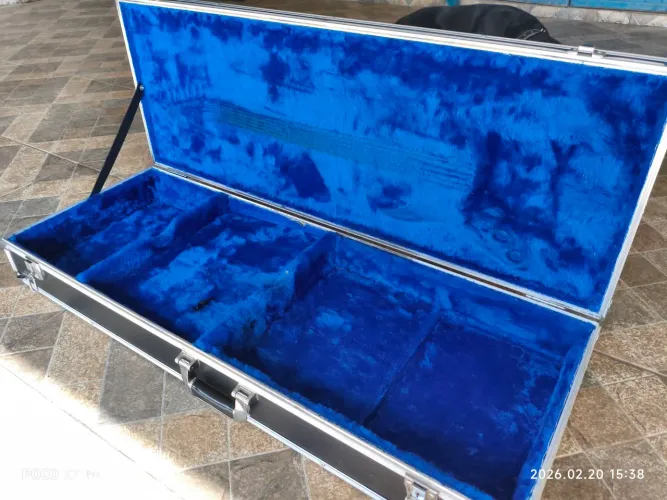 Case rígido para guitarra