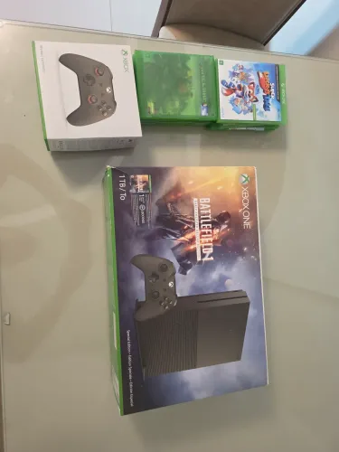 X Box One S - Special Edition ( BattleField 1)