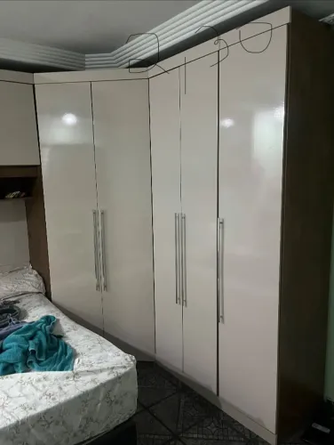 Guarda-roupa perfeito estado