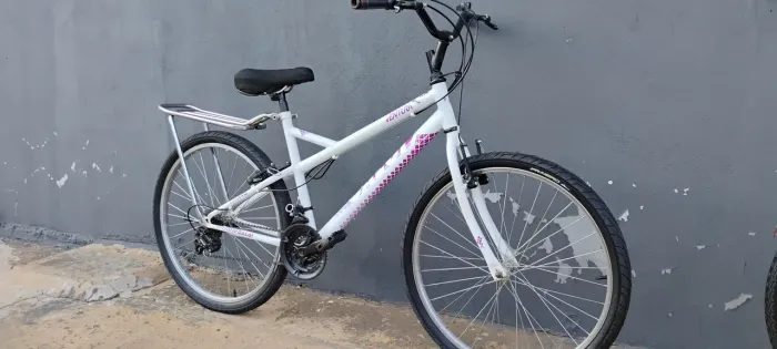 Vendo bicicleta aro 26 adulto em ótimas condições de uso