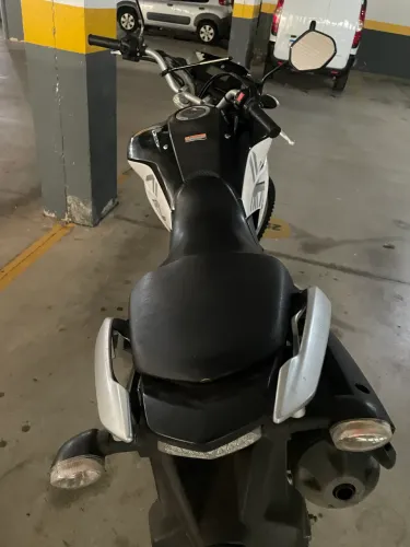 Lander 2020. Impecável.