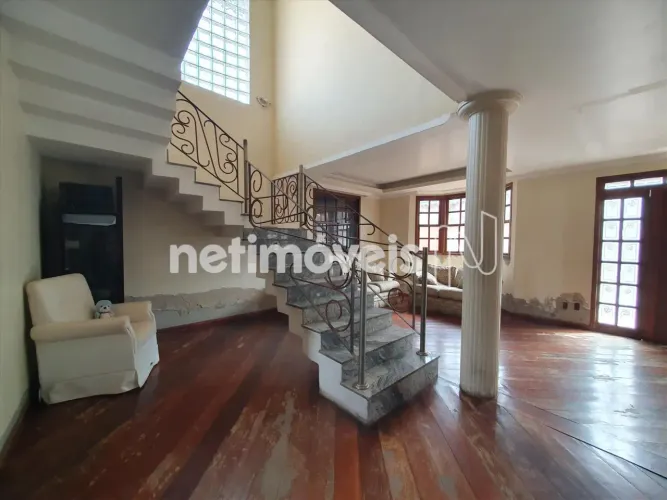 Casa Espaçosa com Quintal e Alto Potencial no Heliópolis | Oportunidade Única