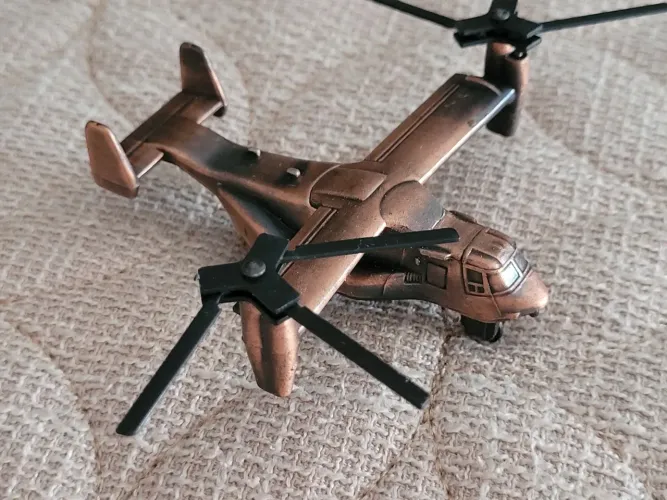 Miniatura apontador colecionável em metal: helicóptero de guerra