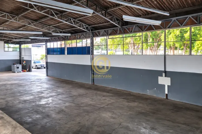 Galpão Comercial de Alto Padrão em São José dos Campos-SP 5 Salas, 6 Banheiros e 1.040 m²
