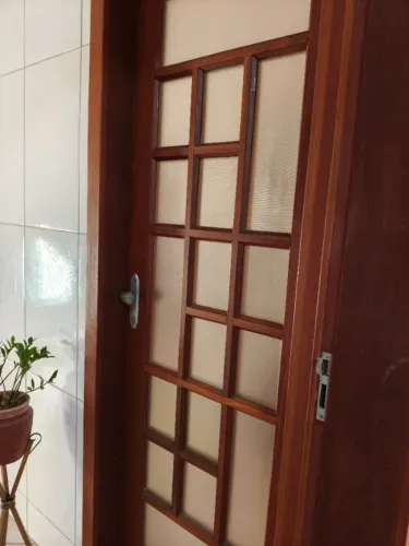 Porta madeira cumarú