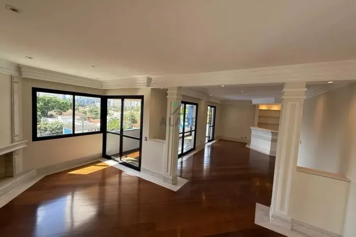 Apartamento Penthouse no miolo do Brooklin à venda com 216m², 3 Suítes.