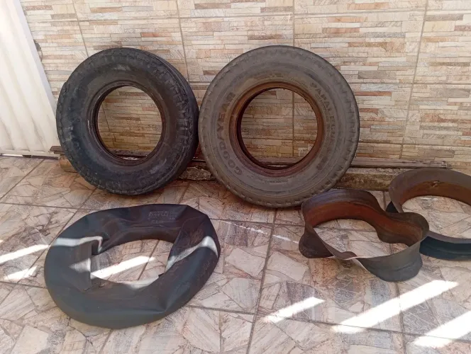 2 pneus,1camara,1 forra. Aro16/750 c/camara