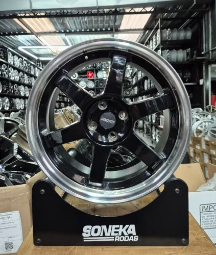 Jogo de rodas RAYS TE37 aro 17 4x100