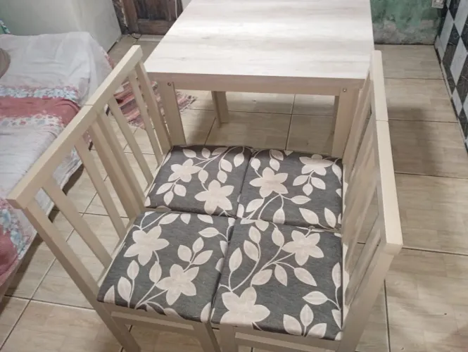 Mesa c 4 cadeiras