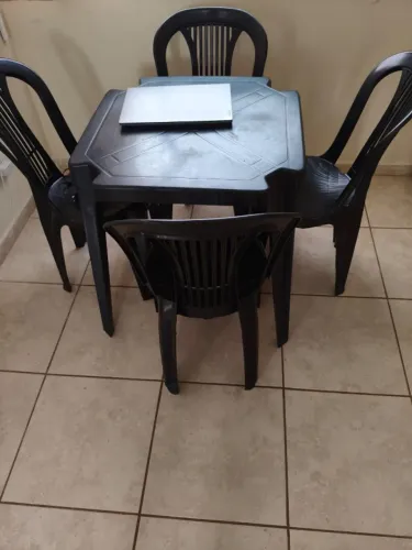 Mesa plástico 4 cadeiras