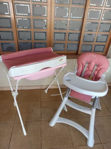Suporte com trocador e banheira + Cadeira de alimentação Burigotto