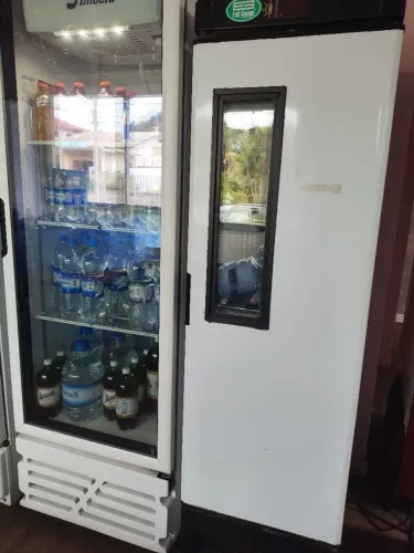 Cervejeira slim 220 v usada 