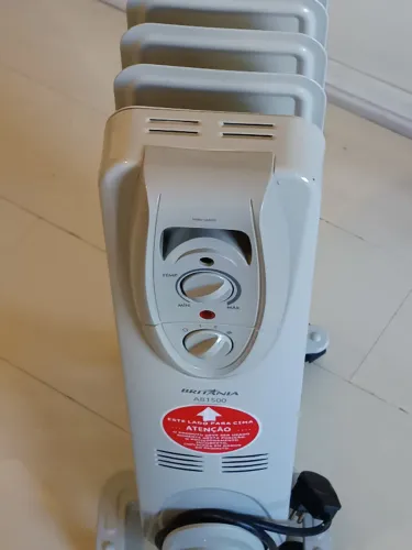 Aquecedor Britânia a óleo 1500W 127V perfeiro