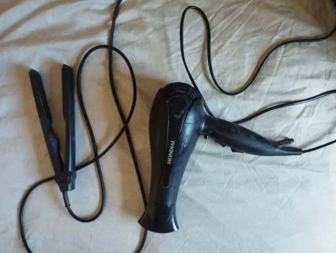 Secador de cabelo e chapinha(prancha)