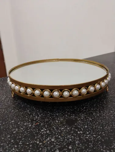 Vendo Boleira espelhada em ferro dourado de 30cm com enfeite com pérola sintética