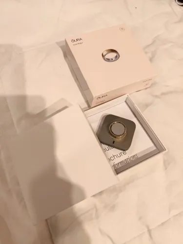 Oura Ring 4 Gold Tam 11