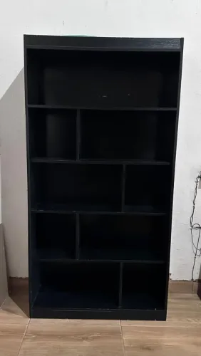 ESTANTE DE LIVROS PRETA
