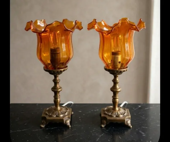 Par de Luminárias Vintage Antigas em Vidro Pêssego e Base em Bronze