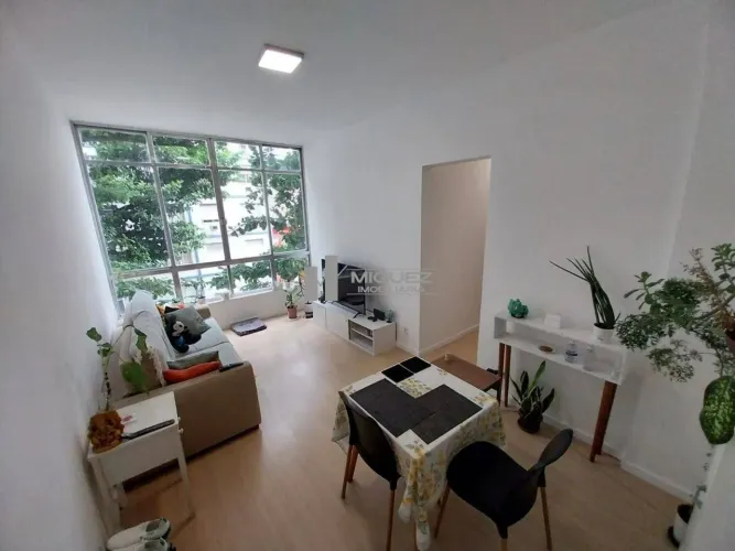 Apartamento à venda, Rua Santo Afonso, Tijuca. Imóvel todo modernizado. 3 quartos. Código