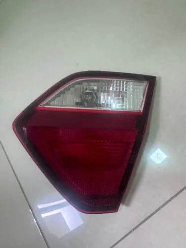 Lanterna tampa traseiro VW Voyage G6 2013 A 2016 Original