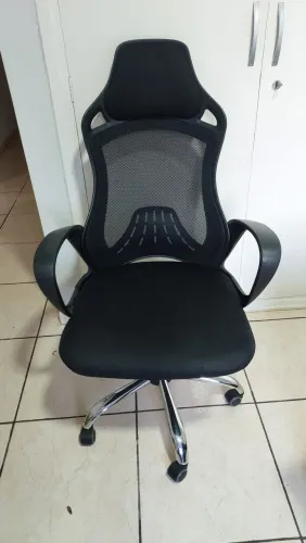 Cadeira de Escritório Giratória Ergonômica com Rodinhas - Muito Confortável