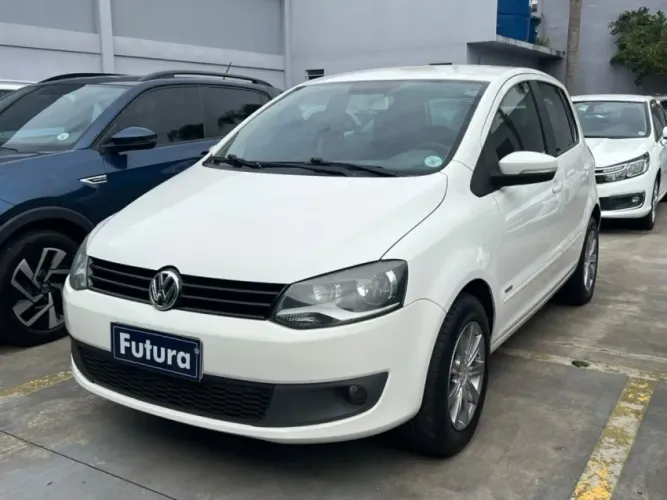 Volkswagen Fox 1.0 MI Total Flex 8V 5P 2014