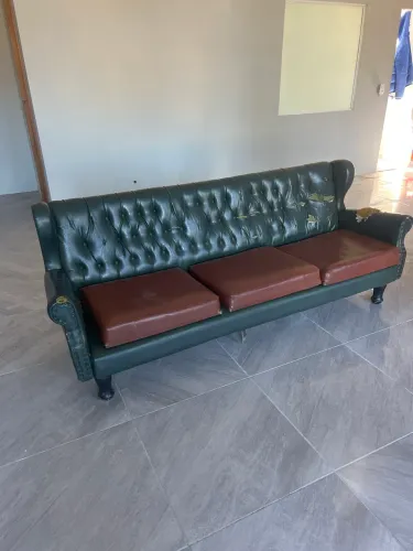 Sofá Chesterfield 3 lugares em couro - ideal para reforma