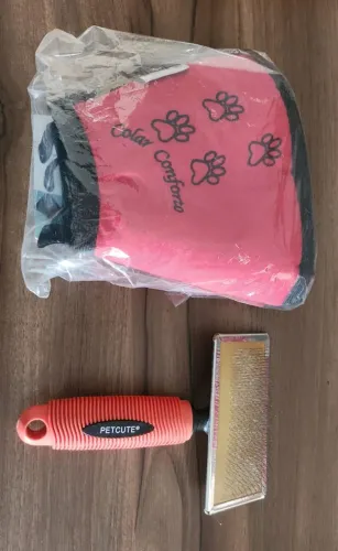 Colar Elizabetano e escova para cachorro e gatos