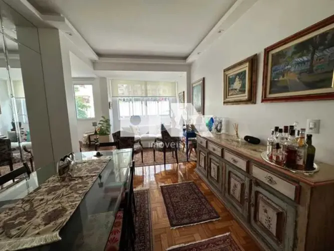 Apartamento : Padrão / Residencial / Leme
