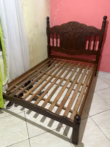 Cama madeira sucupira 