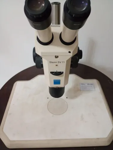 Microscópio estéreo Zeiss stemi 11