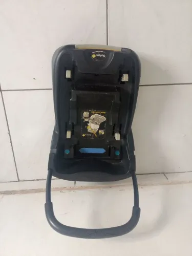 Vendo itens para bebê usados