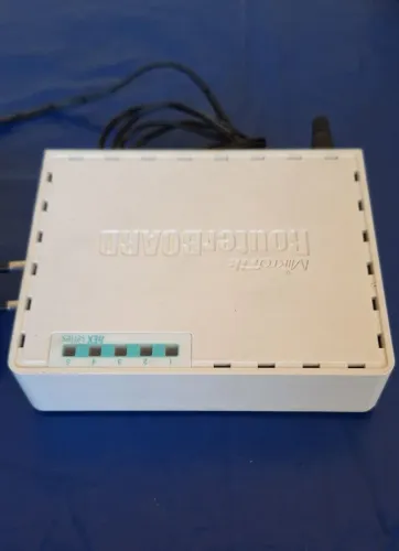 ROTEADOR MIKROTIK RB750GR3
