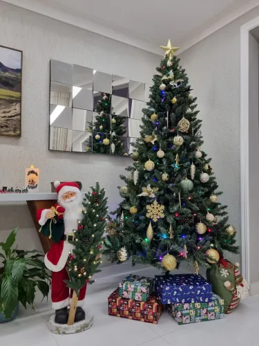 Árvore de Natal 210 bem cheia com decoração