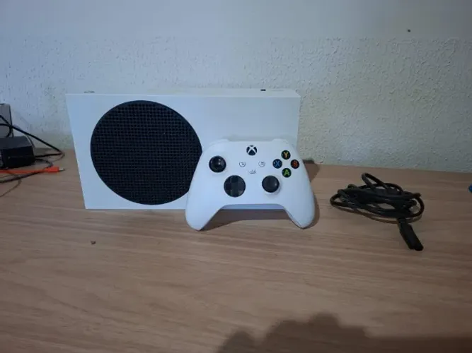 Xbox Series S 512GB Branco + Controle Original - Excelente Estado