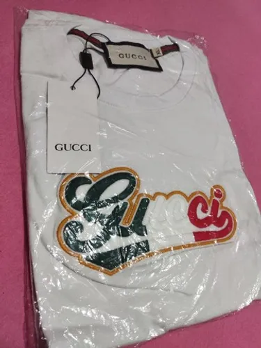 Camisa Gucci, tamanho GG, fio 30.1 