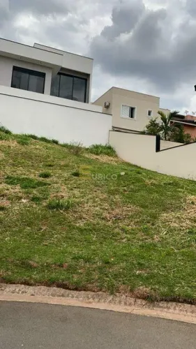 Terreno à venda no Condomínio Madre Maria Vilac em Valinhos/SP