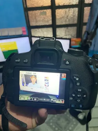 Camera Canon T6i Semi Profissional + Lente 18-55mm 