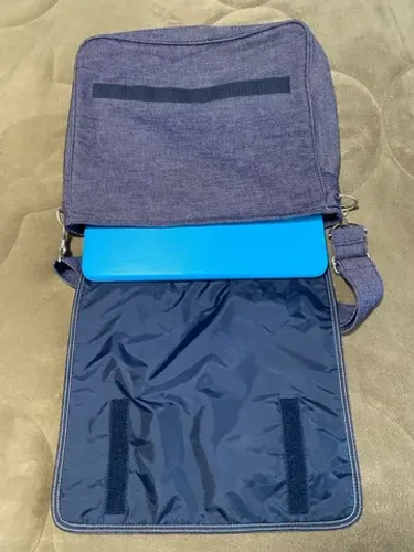 Mochila da mão para computador marca ( TOMMY ).