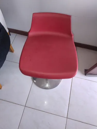 Banqueta Giratória Vermelha
