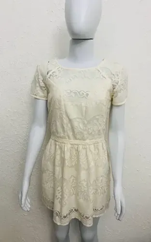 Vestido Casual Costume Tamanho P Creme Rendado Bom Estado