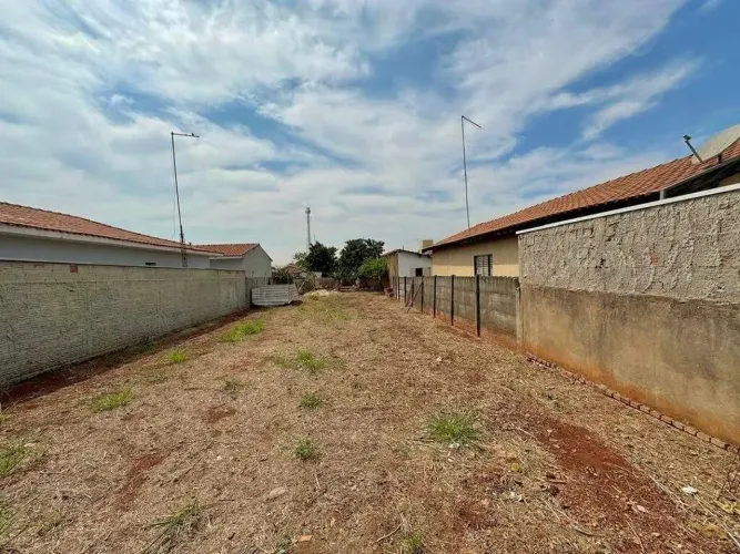 Terreno á venda em Engenheiro Coelho - Centro