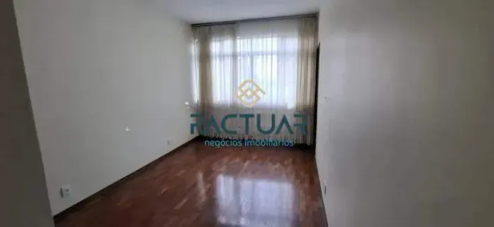 Apartamento com 4 Quartos e 3 banheiros para Alugar, 140 m² por R$ 4.200/Mês
