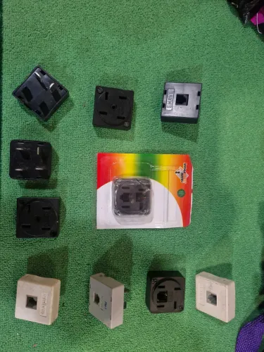 Adaptadores de Tomada e Conectores de Rede
